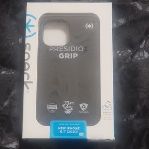 Speck Presidio2  Grip iPHONE 6.1" (2020) NIB
